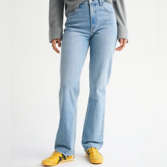 Abercrombie & Fitch Ultra High Rise 90s Straight Jean Raw Hem Size 2 - Picture 12 of 12